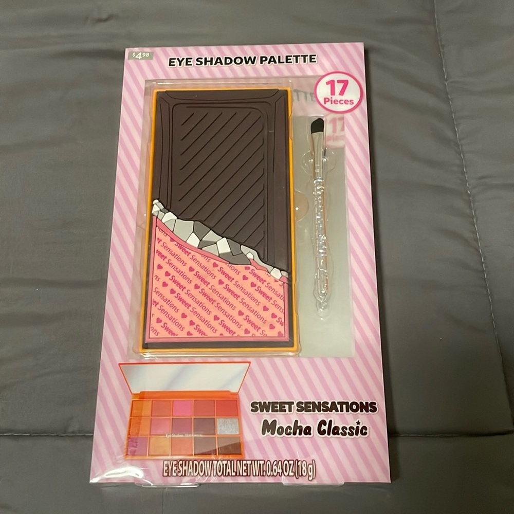 Sweet Sensations Mocha Classic 17 piece eyeshadow palette